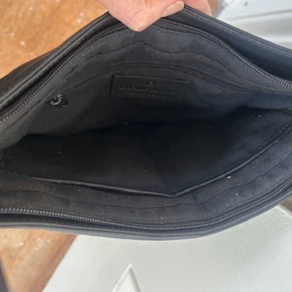 Vintage ETIENNE AIGNER Women's Black Soft Leather Shoulder Bag - Picture 5 of 5